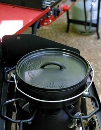 Camp Chef True Seasoned Classic Dutch Oven