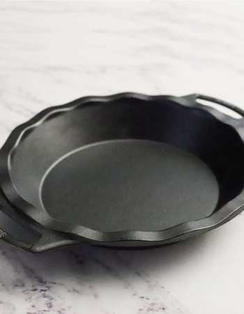 Cast Iron Seasoned Finished Pie Pan