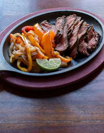 Lodge Pre-Seasoned Fajita Set Cast Iron