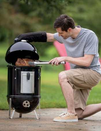 Weber Smokey Mountain - 14-inch